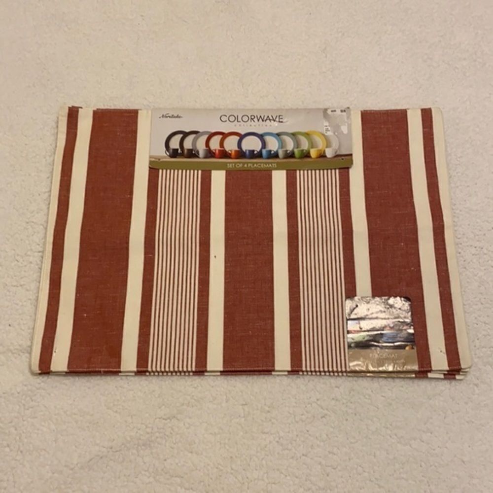 Noritake Colorwave raspberry white stripe set of 4 placemats